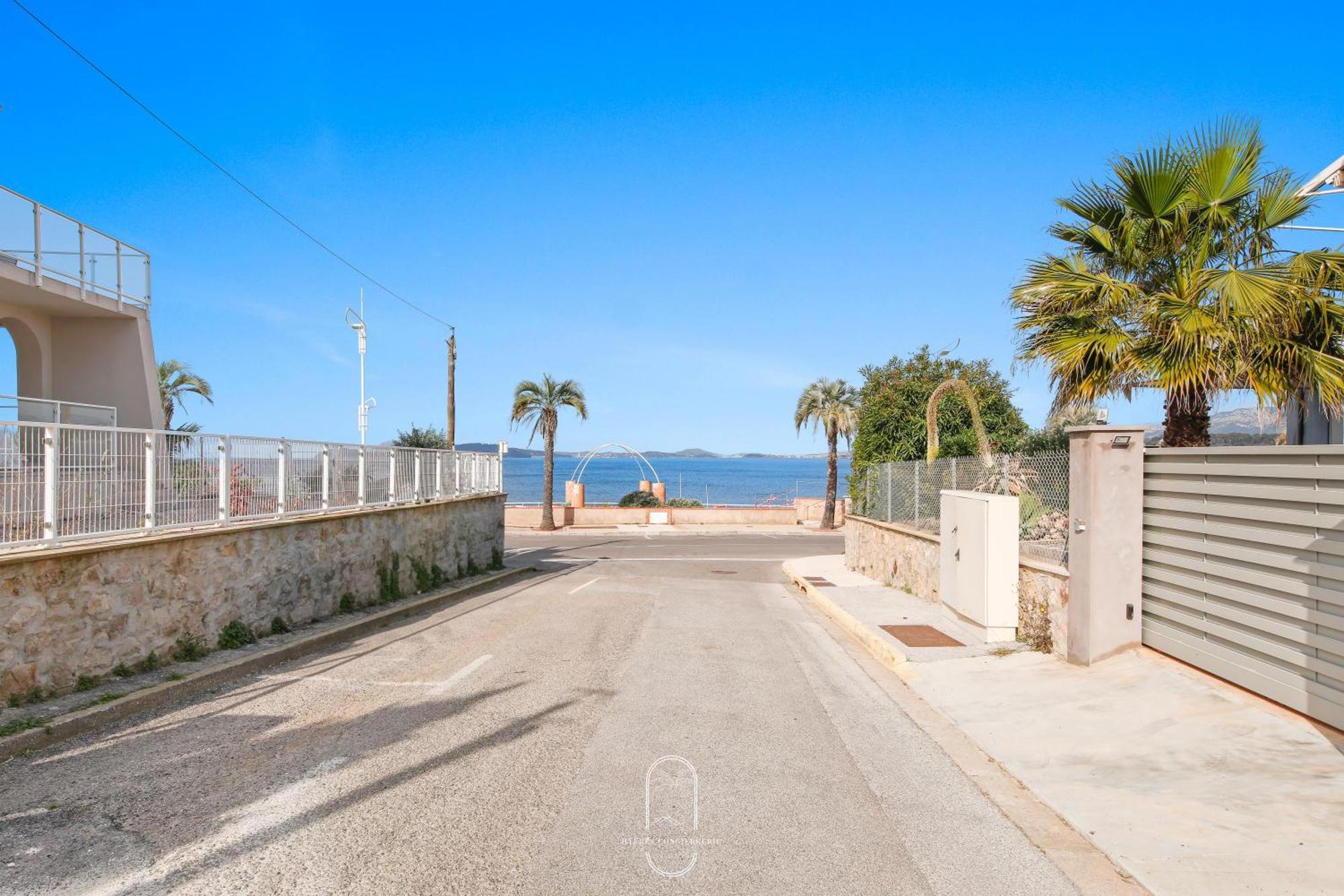 Villa Antoine Appartement Rdj Vue Mer Clim Wifi Parking Plage 50M La Garonne Le Pradet Exterior foto