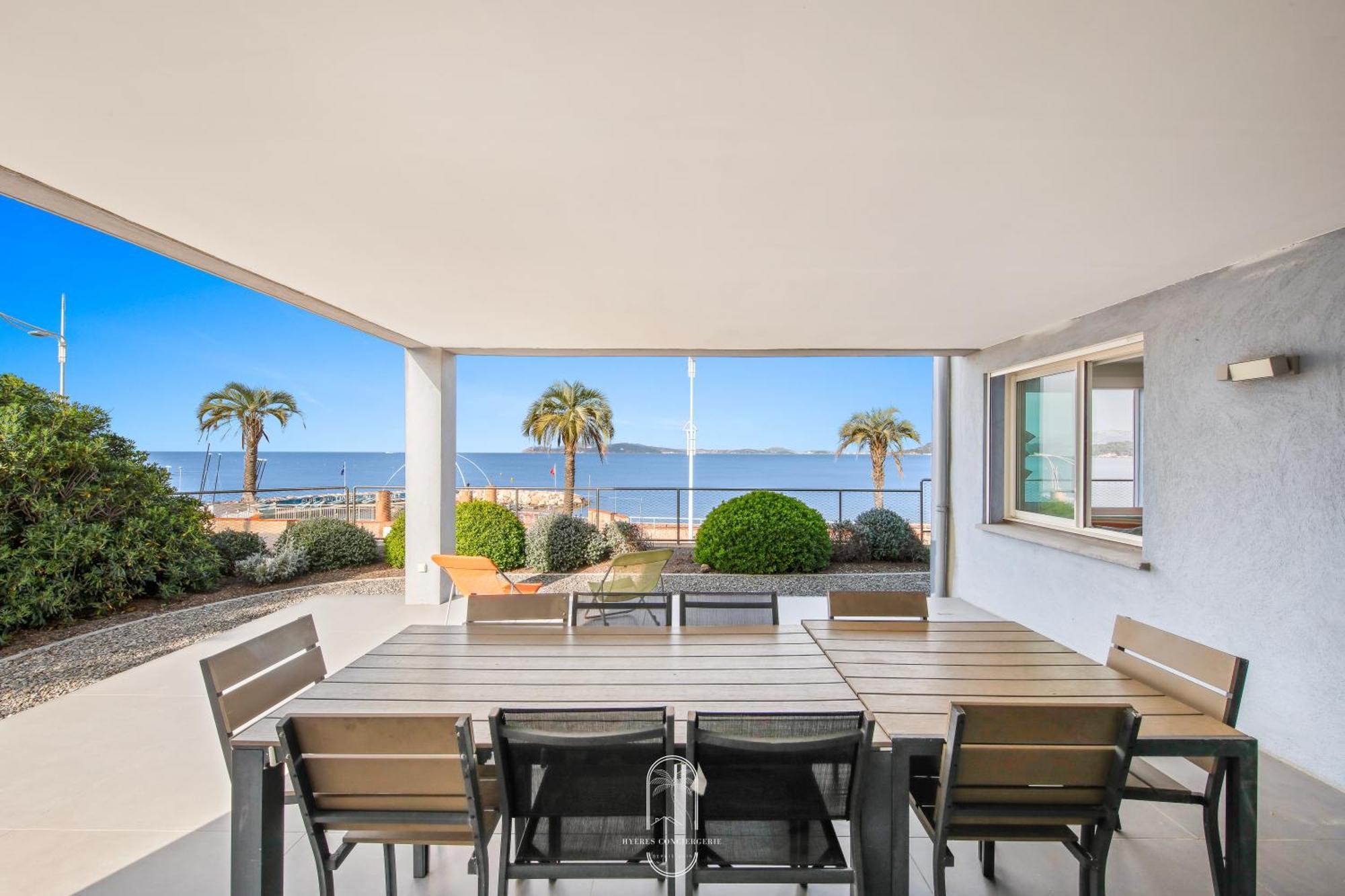 Villa Antoine Appartement Rdj Vue Mer Clim Wifi Parking Plage 50M La Garonne Le Pradet Exterior foto