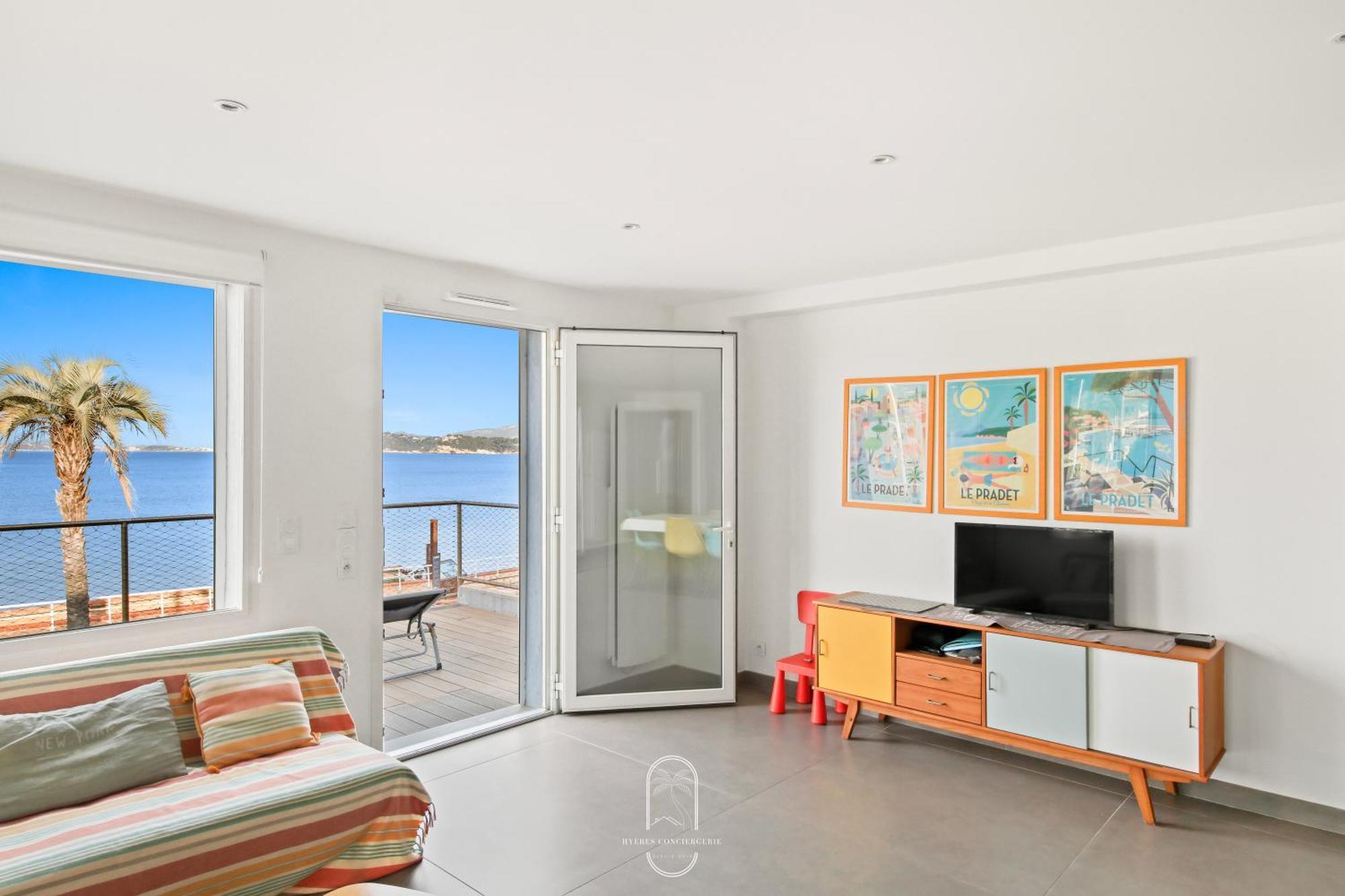 Villa Antoine Appartement Rdj Vue Mer Clim Wifi Parking Plage 50M La Garonne Le Pradet Exterior foto